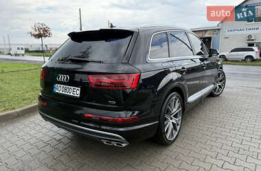 Позашляховик / Кросовер Audi Q7 2017 в 