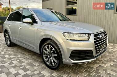 Позашляховик / Кросовер Audi Q7 2017 в 