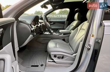 Позашляховик / Кросовер Audi Q7 2017 в 