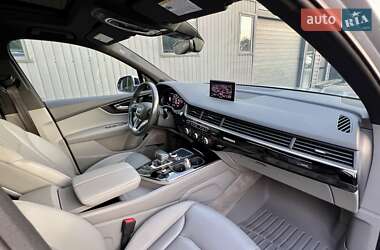 Позашляховик / Кросовер Audi Q7 2017 в 