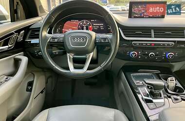 Позашляховик / Кросовер Audi Q7 2017 в 