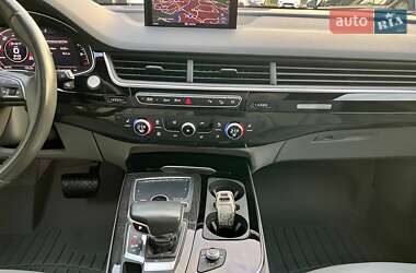 Позашляховик / Кросовер Audi Q7 2017 в 