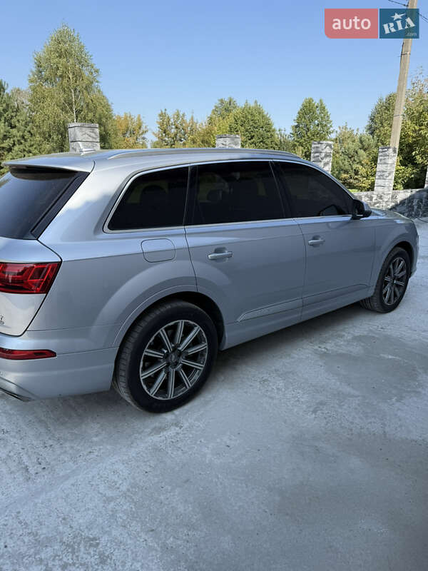 Внедорожник / Кроссовер Audi Q7 2017 в Киеве