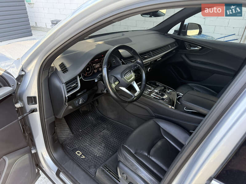 Внедорожник / Кроссовер Audi Q7 2017 в Киеве