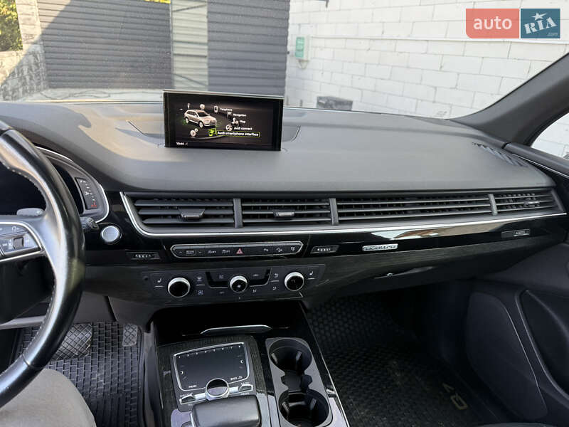 Внедорожник / Кроссовер Audi Q7 2017 в Киеве