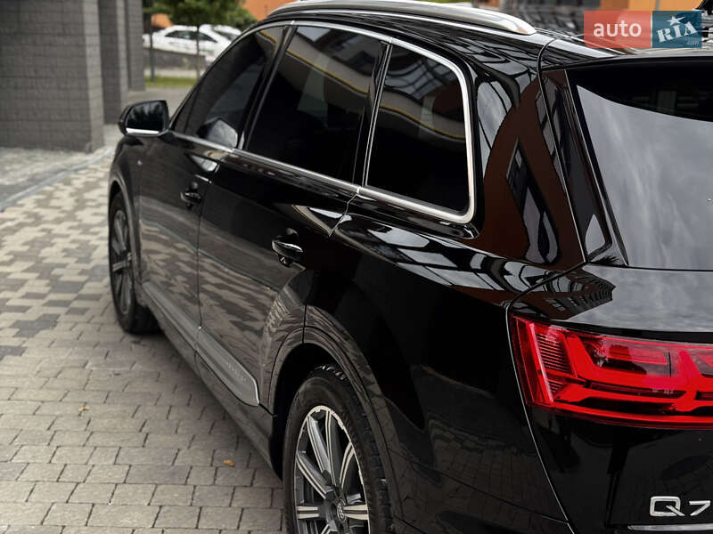 Внедорожник / Кроссовер Audi Q7 2015 в Ивано-Франковске