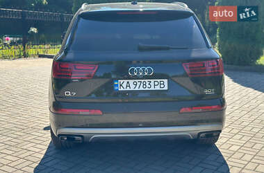 Позашляховик / Кросовер Audi Q7 2016 в 