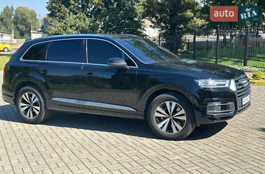 Позашляховик / Кросовер Audi Q7 2016 в 