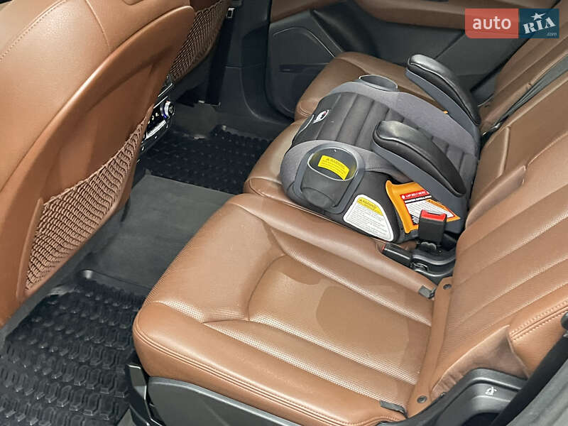 Позашляховик / Кросовер Audi Q7 2016 в Рівному