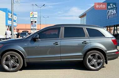 Позашляховик / Кросовер Audi Q7 2013 в 