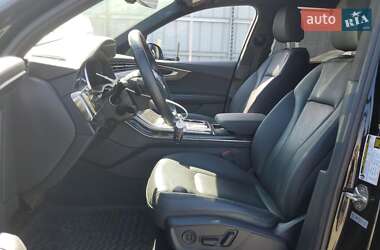 Внедорожник / Кроссовер Audi Q7 2021 в 