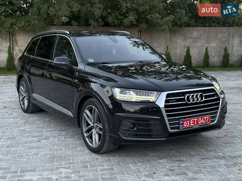 Внедорожник / Кроссовер Audi Q7 2016 в 
