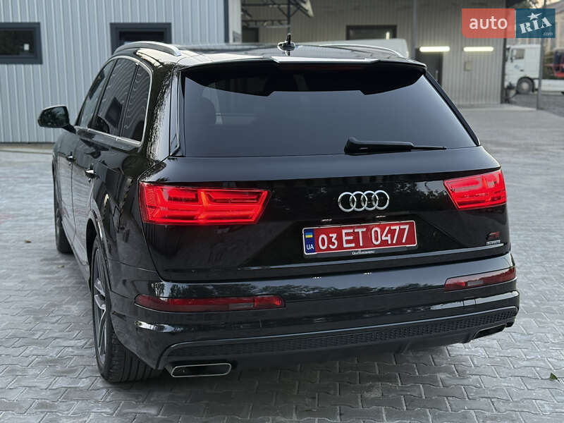 Внедорожник / Кроссовер Audi Q7 2016 в Ровно
