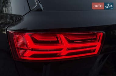 Внедорожник / Кроссовер Audi Q7 2016 в 
