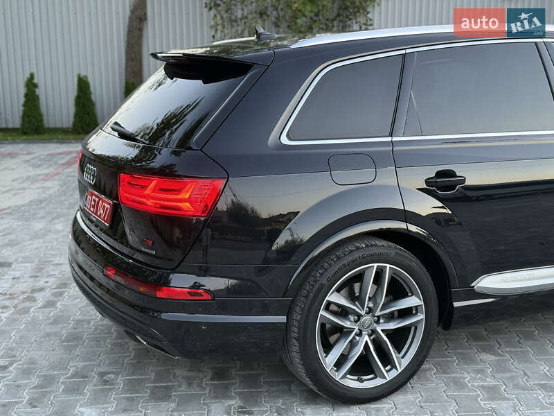 Внедорожник / Кроссовер Audi Q7 2016 в Ровно