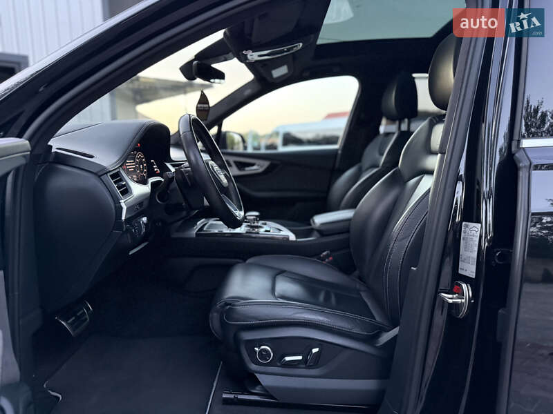 Внедорожник / Кроссовер Audi Q7 2016 в Ровно