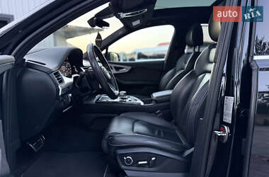 Внедорожник / Кроссовер Audi Q7 2016 в 