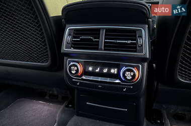 Внедорожник / Кроссовер Audi Q7 2016 в 