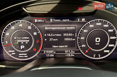 Позашляховик / Кросовер Audi Q7 2017 в 