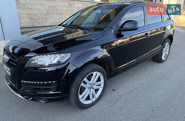 Внедорожник / Кроссовер Audi Q7 2015 в 