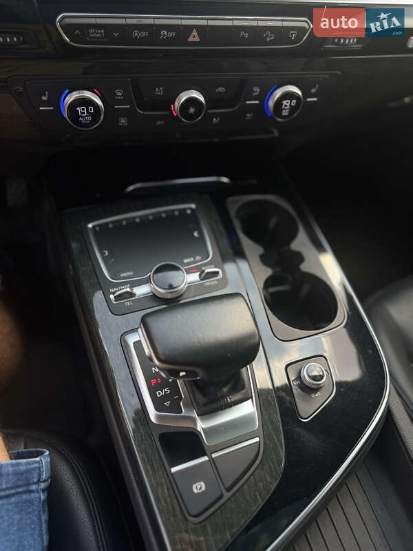 Внедорожник / Кроссовер Audi Q7 2016 в Тернополе