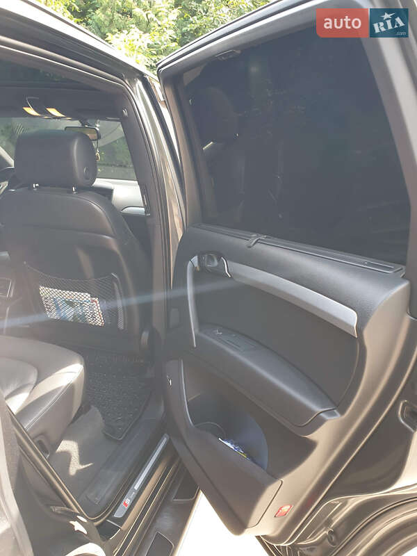 Позашляховик / Кросовер Audi Q7 2015 в Тернополі