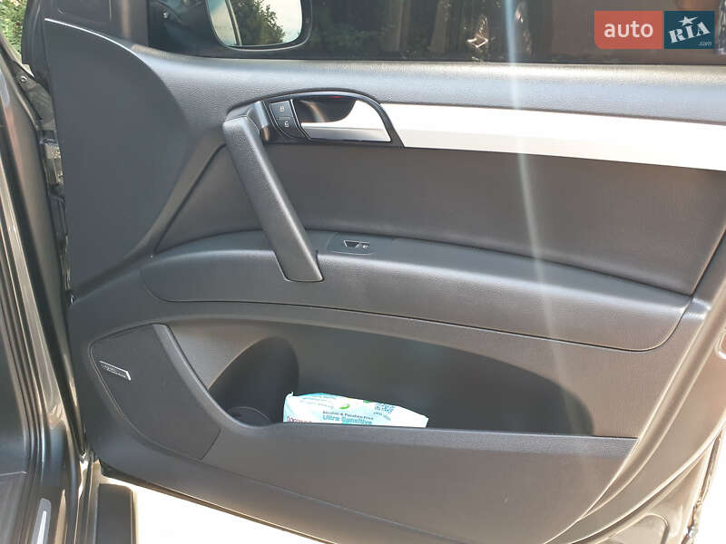 Позашляховик / Кросовер Audi Q7 2015 в Тернополі