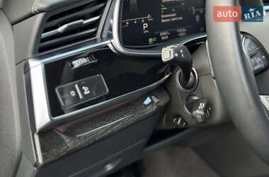 Позашляховик / Кросовер Audi Q7 2023 в 