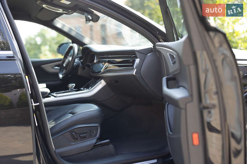 Позашляховик / Кросовер Audi Q7 2022 в Львові