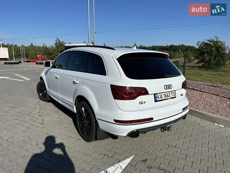 Позашляховик / Кросовер Audi Q7 2015 в Києві