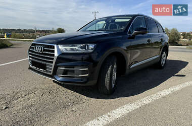 Внедорожник / Кроссовер Audi Q7 2016 в 