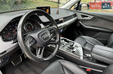 Внедорожник / Кроссовер Audi Q7 2016 в 
