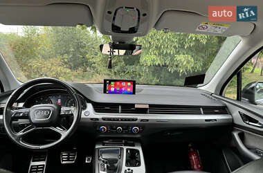 Внедорожник / Кроссовер Audi Q7 2016 в 