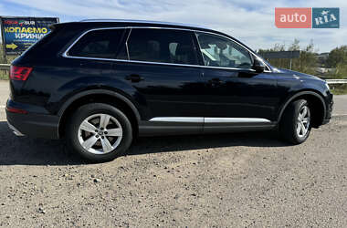 Внедорожник / Кроссовер Audi Q7 2016 в 