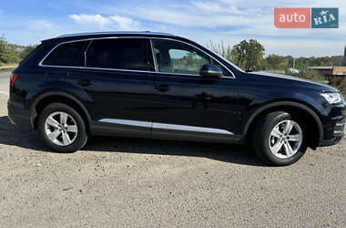 Внедорожник / Кроссовер Audi Q7 2016 в 
