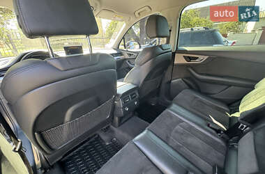 Внедорожник / Кроссовер Audi Q7 2016 в 
