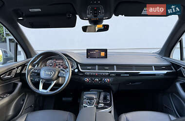 Позашляховик / Кросовер Audi Q7 2016 в 