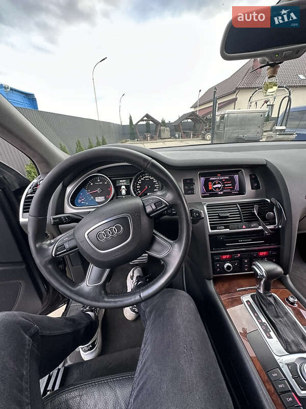 Позашляховик / Кросовер Audi Q7 2013 в Виноградові