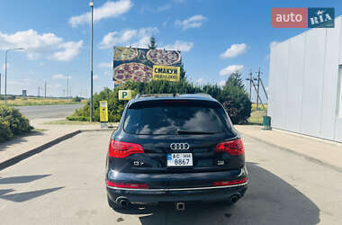 Позашляховик / Кросовер Audi Q7 2010 в 