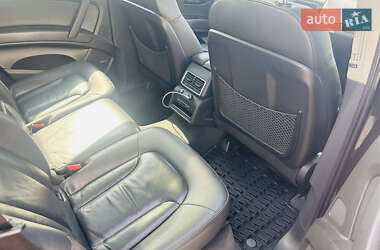 Позашляховик / Кросовер Audi Q7 2010 в 