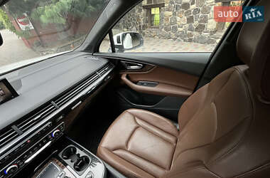 Внедорожник / Кроссовер Audi Q7 2017 в 