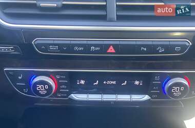 Внедорожник / Кроссовер Audi Q7 2017 в 
