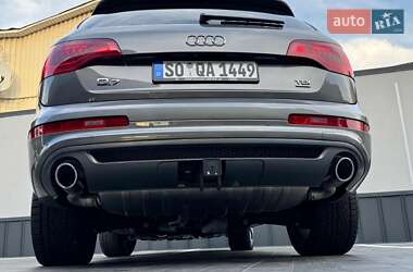 Позашляховик / Кросовер Audi Q7 2013 в 