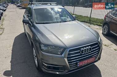 Позашляховик / Кросовер Audi Q7 2016 в 