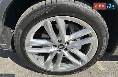 Позашляховик / Кросовер Audi Q7 2016 в 