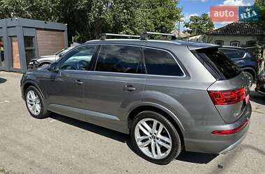Позашляховик / Кросовер Audi Q7 2016 в 