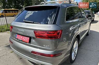 Позашляховик / Кросовер Audi Q7 2016 в 