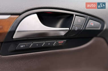 Позашляховик / Кросовер Audi Q7 2011 в 