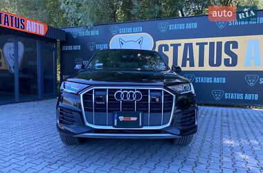 Позашляховик / Кросовер Audi Q7 2021 в 