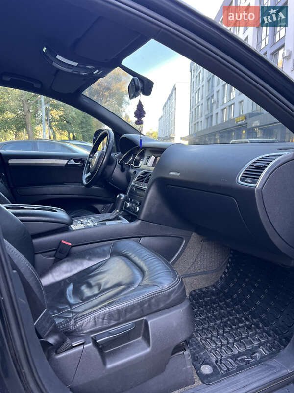 Внедорожник / Кроссовер Audi Q7 2006 в Новояворовске